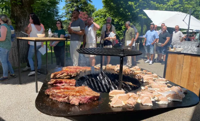 repas en extérieur domaine de la diligence 